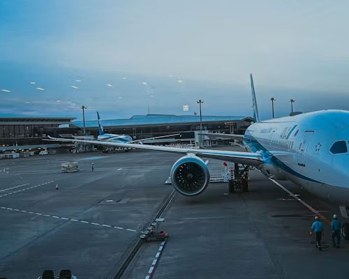 ARRIVE IN NARITA.